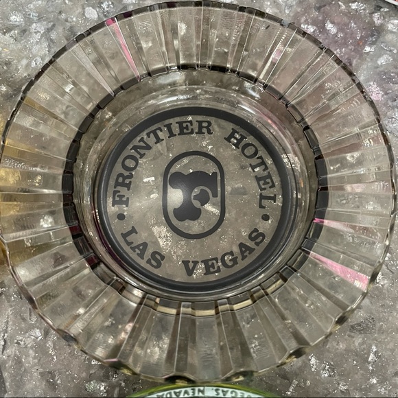 Pick 1! Vintage Las Vegas glass ashtray decor - Picture 3 of 7